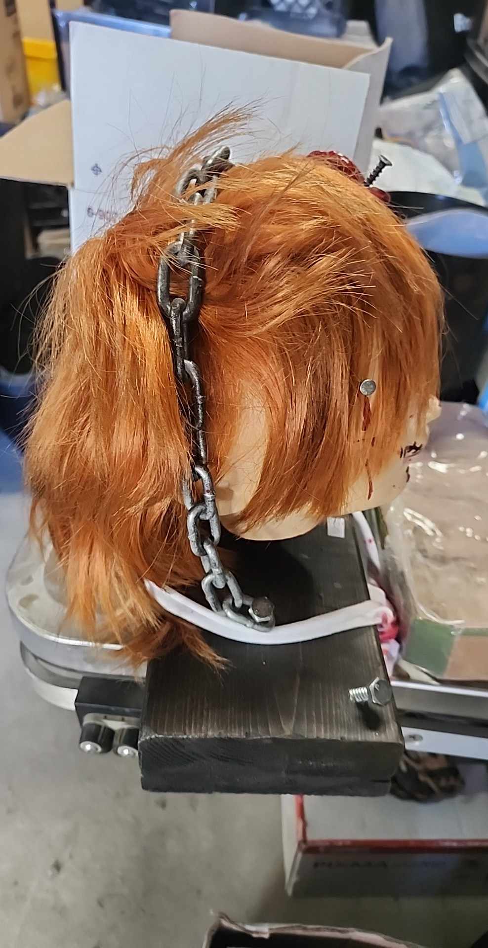 Tête de Chucky faite par un artiste