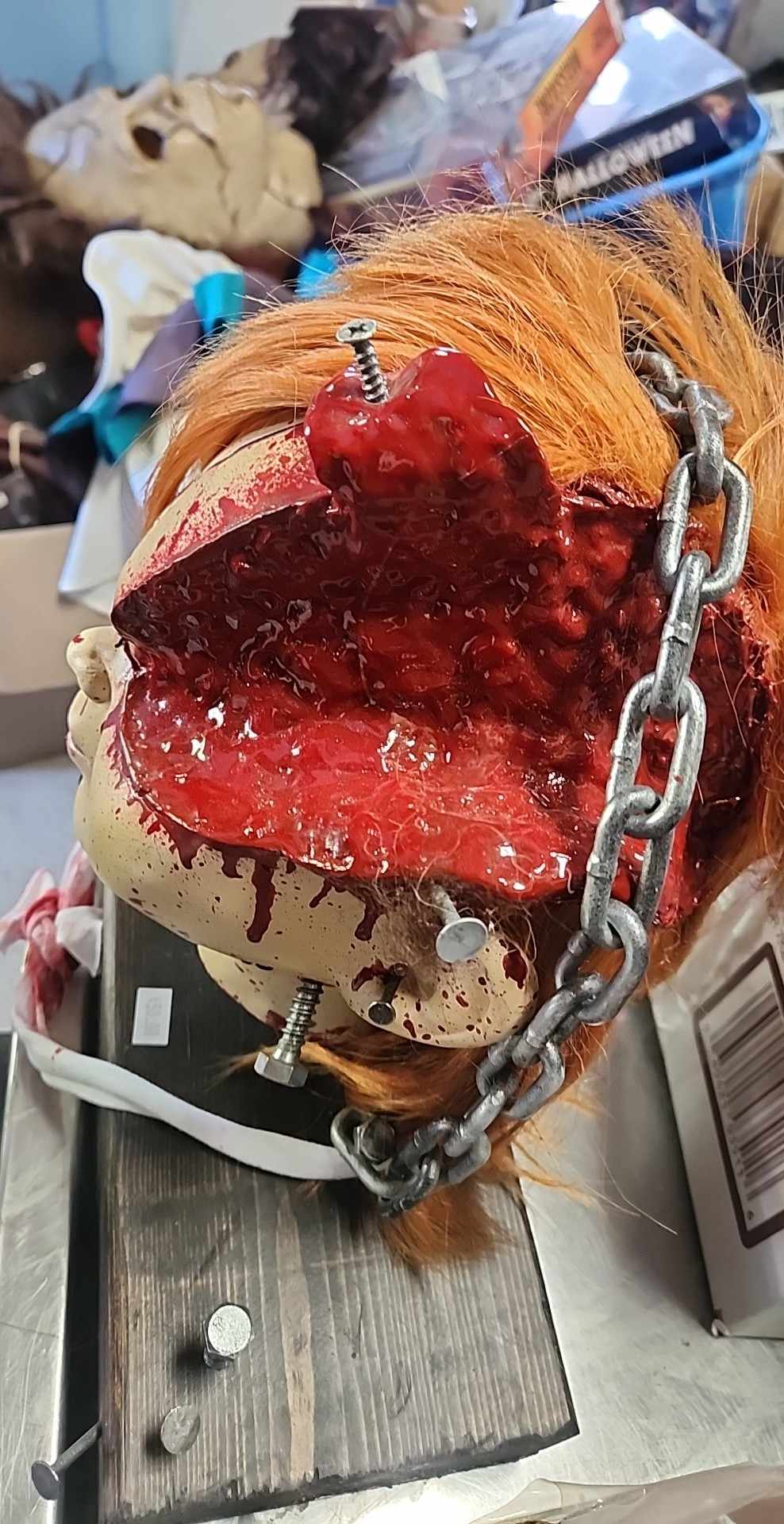 Tête de Chucky faite par un artiste