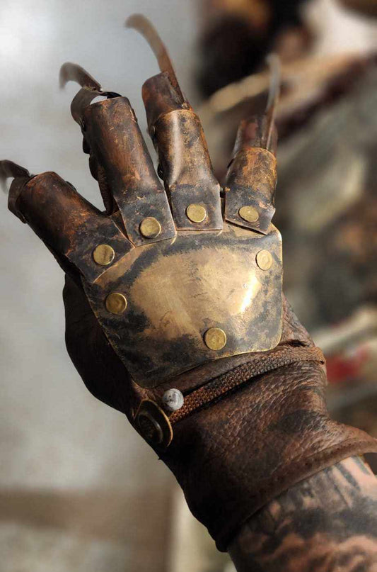 Gant de Freddy Krueger par un artiste