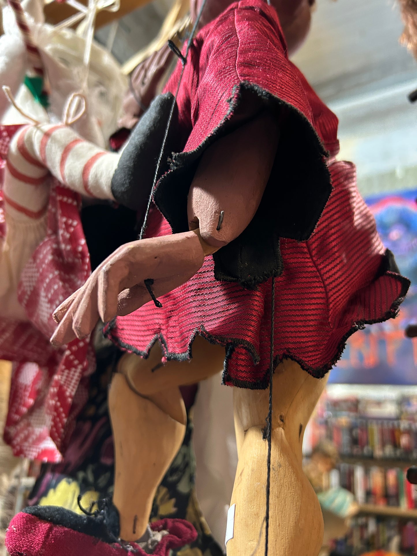 Marionnette antique européenne vieillard, en bois.