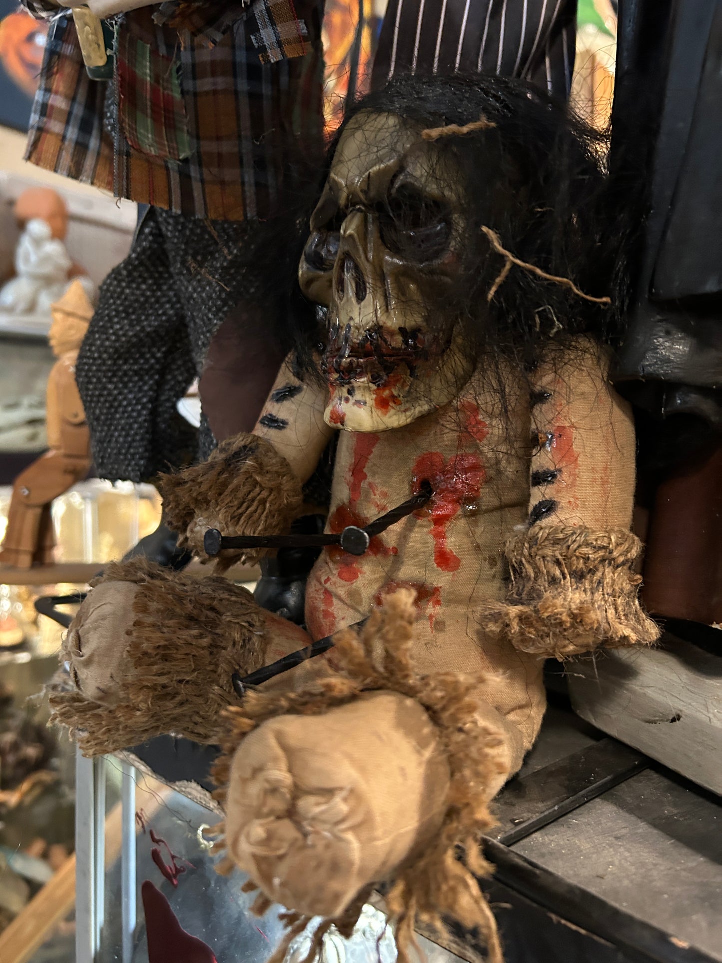 Poupée Zombie Witchcraft, créée par un artiste.