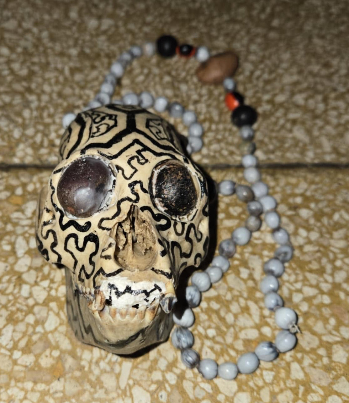 Amulette vintage de protection d'Amazonie, Pérou.