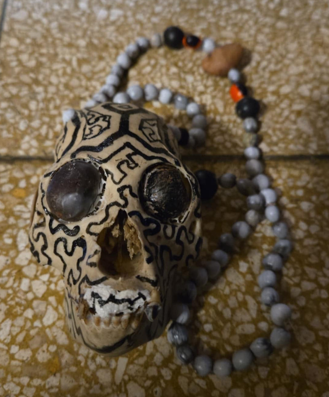 Amulette vintage de protection d'Amazonie, Pérou.