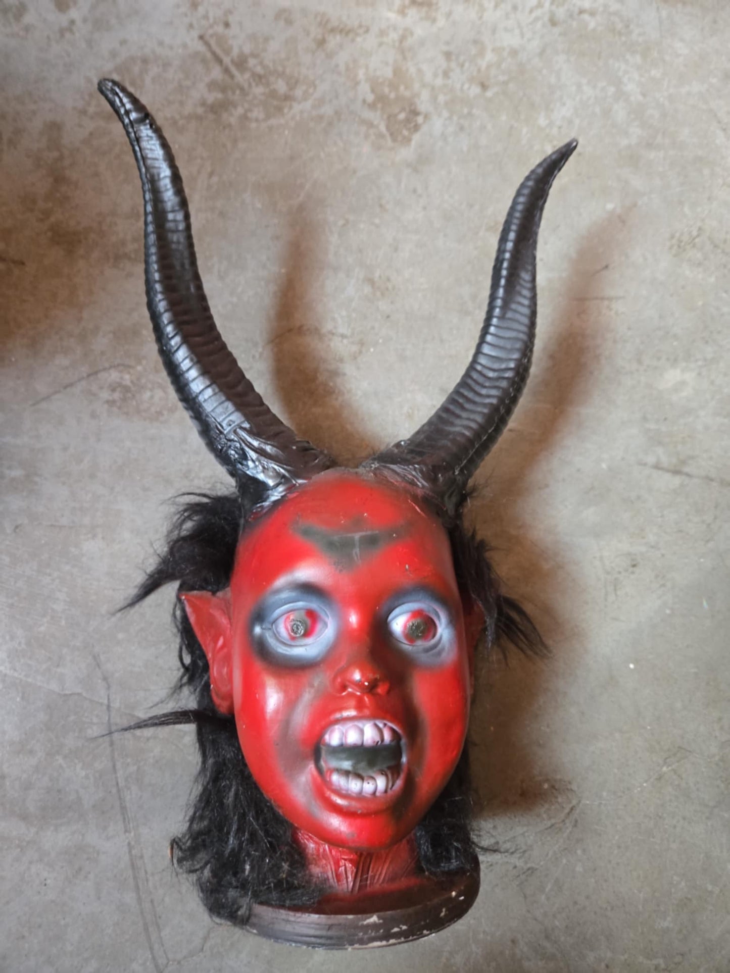 Sculpture tête de démon