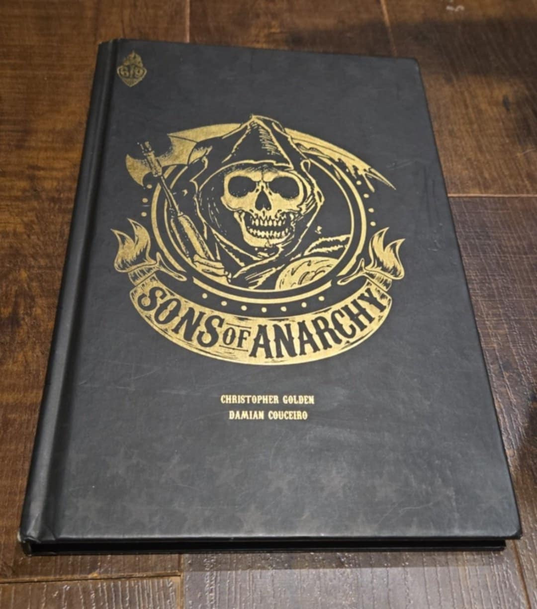 Livre Sons Of Anarchy signé par Ron Perlman