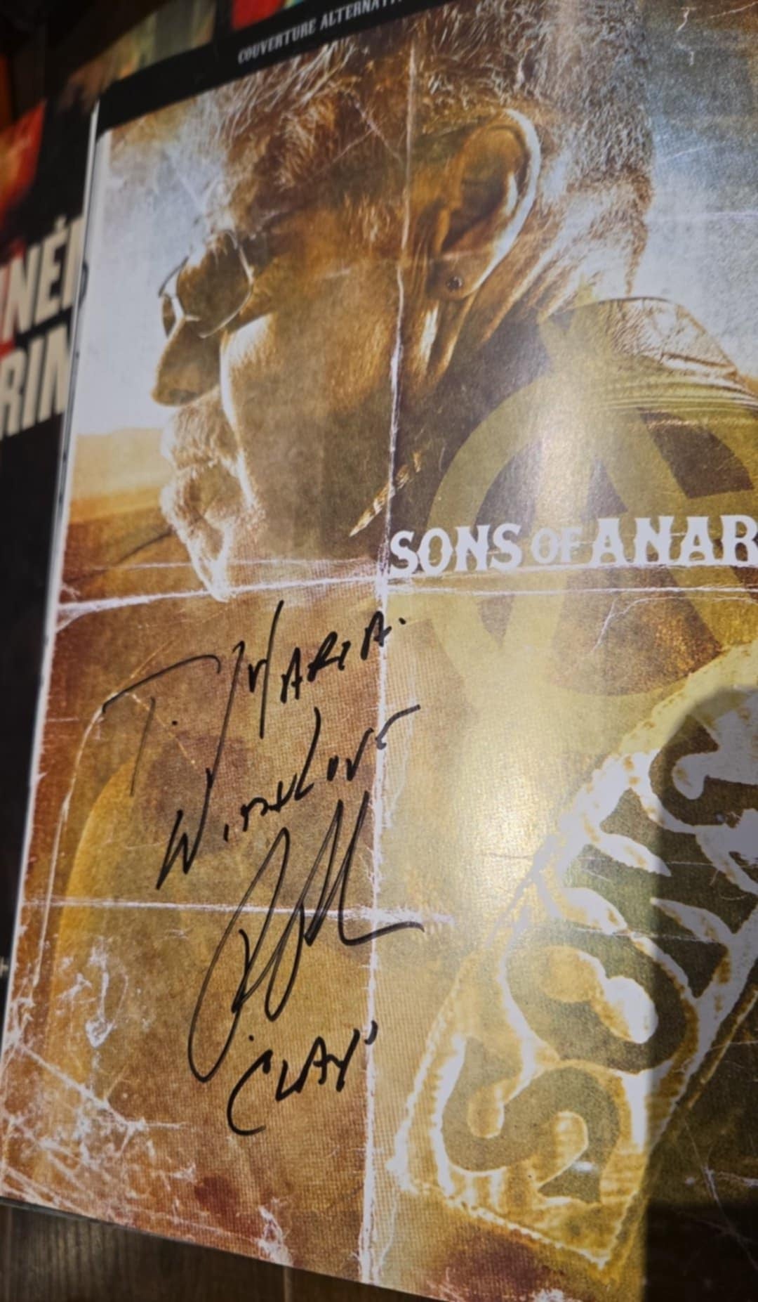 Livre Sons Of Anarchy signé par Ron Perlman