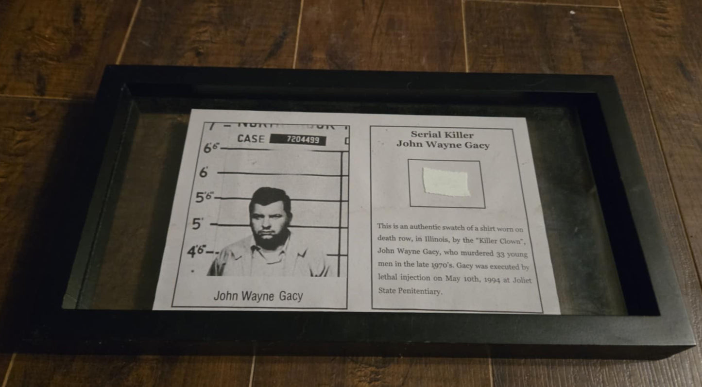 Pièce du chandail du tueur en série John Wayne Gacy "Killer Clown"
