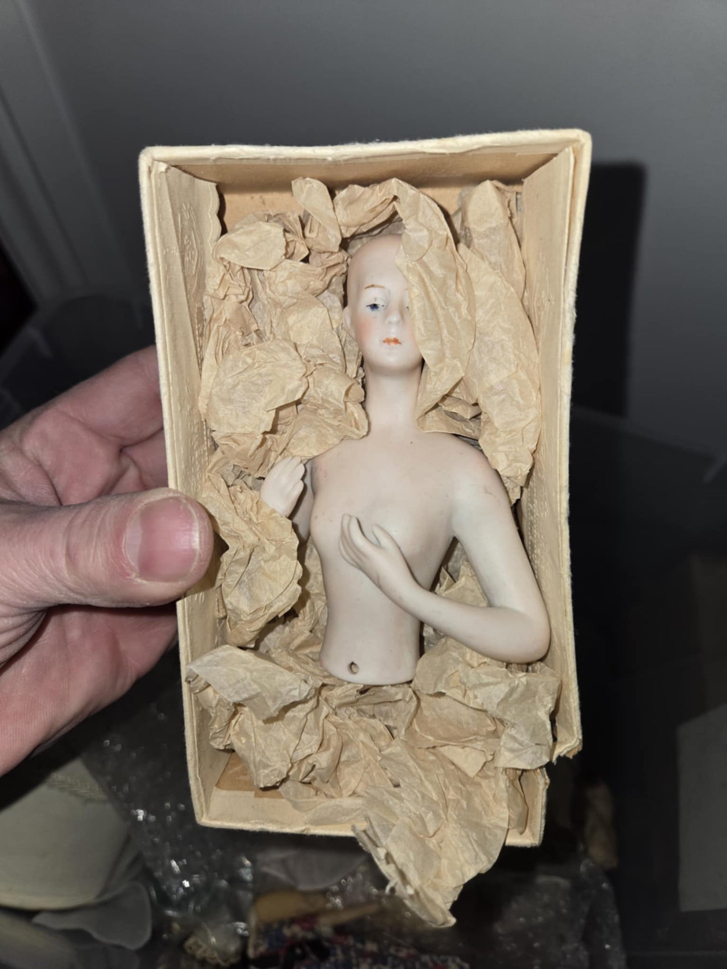 Buste de poupée antique en porcelaine