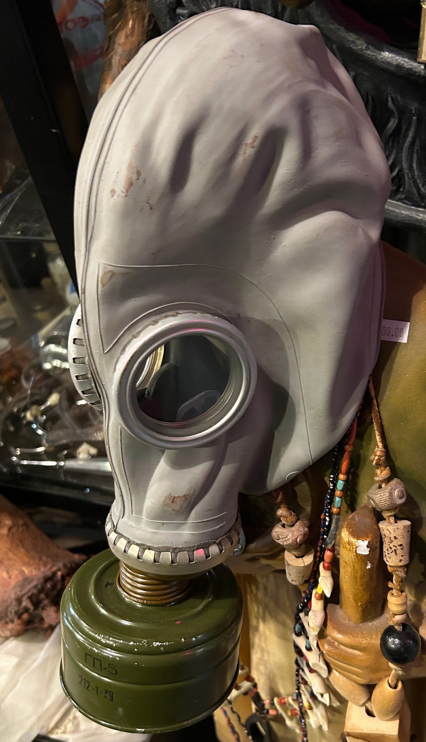 Masque à gaz antique gris et vert