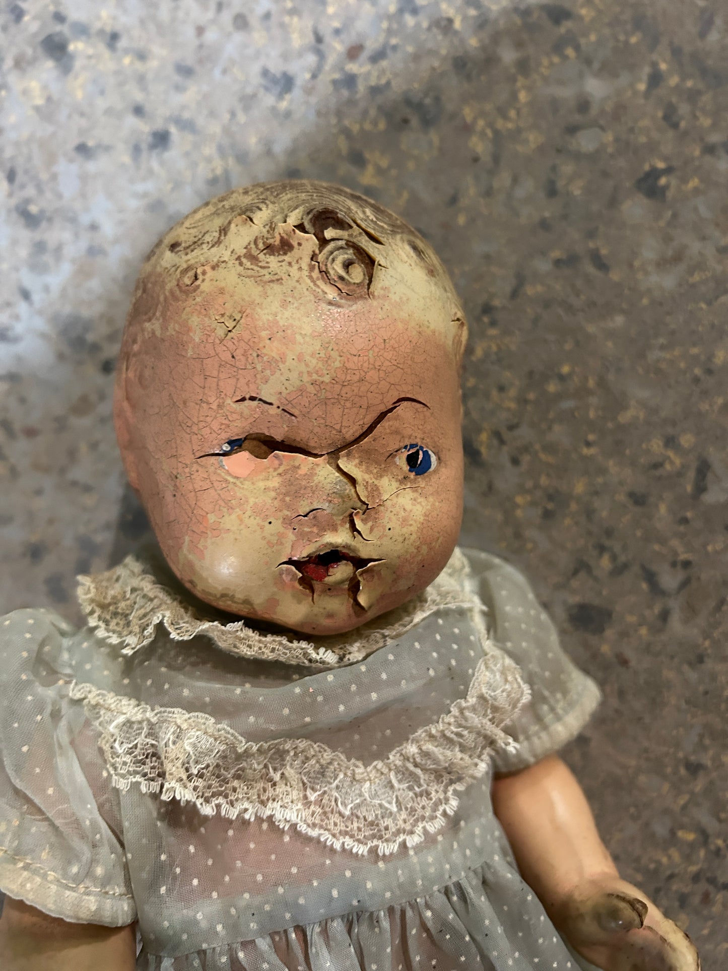 Poupée antique écorchée