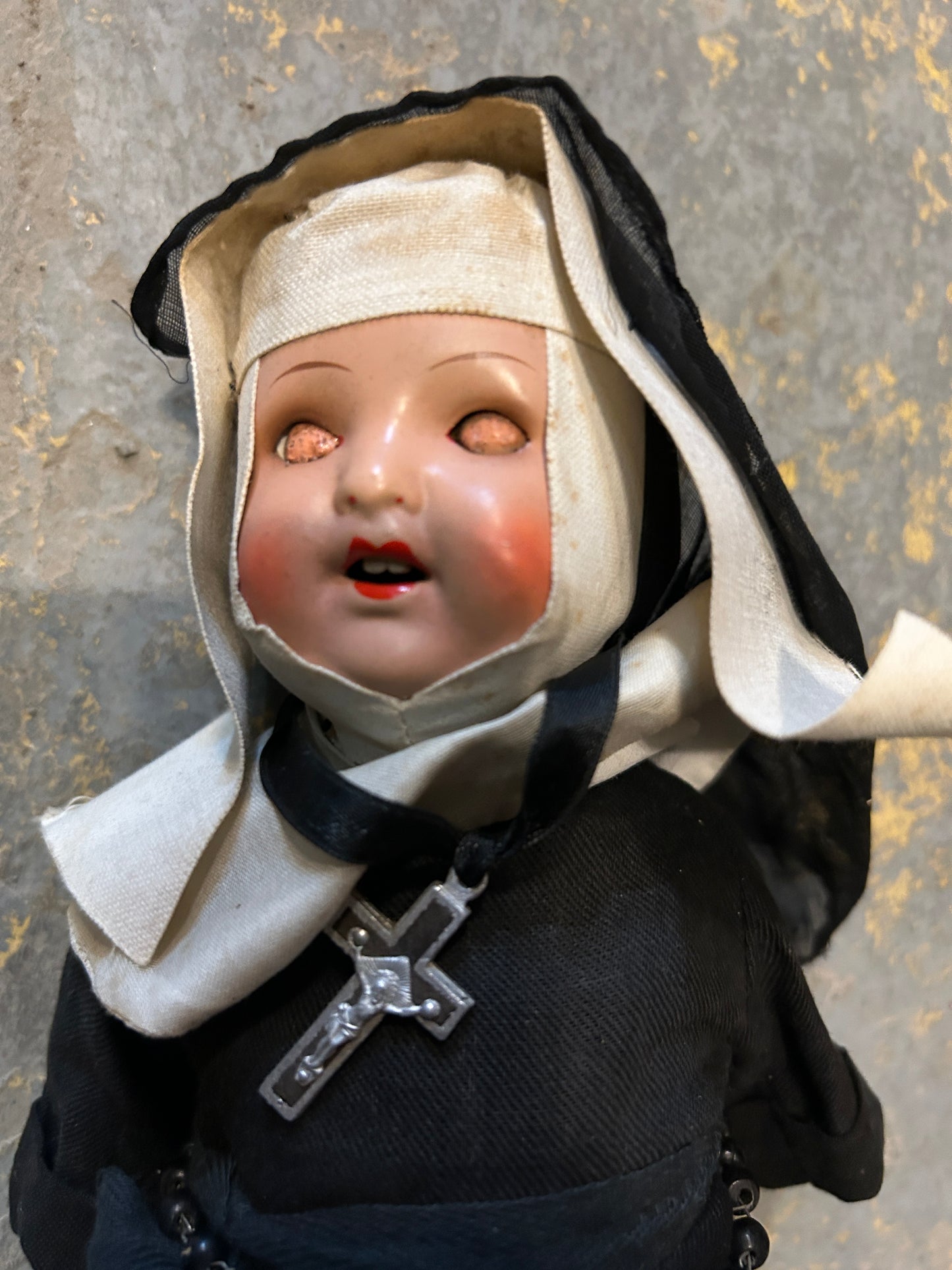 Poupée originale Nun Dolls
