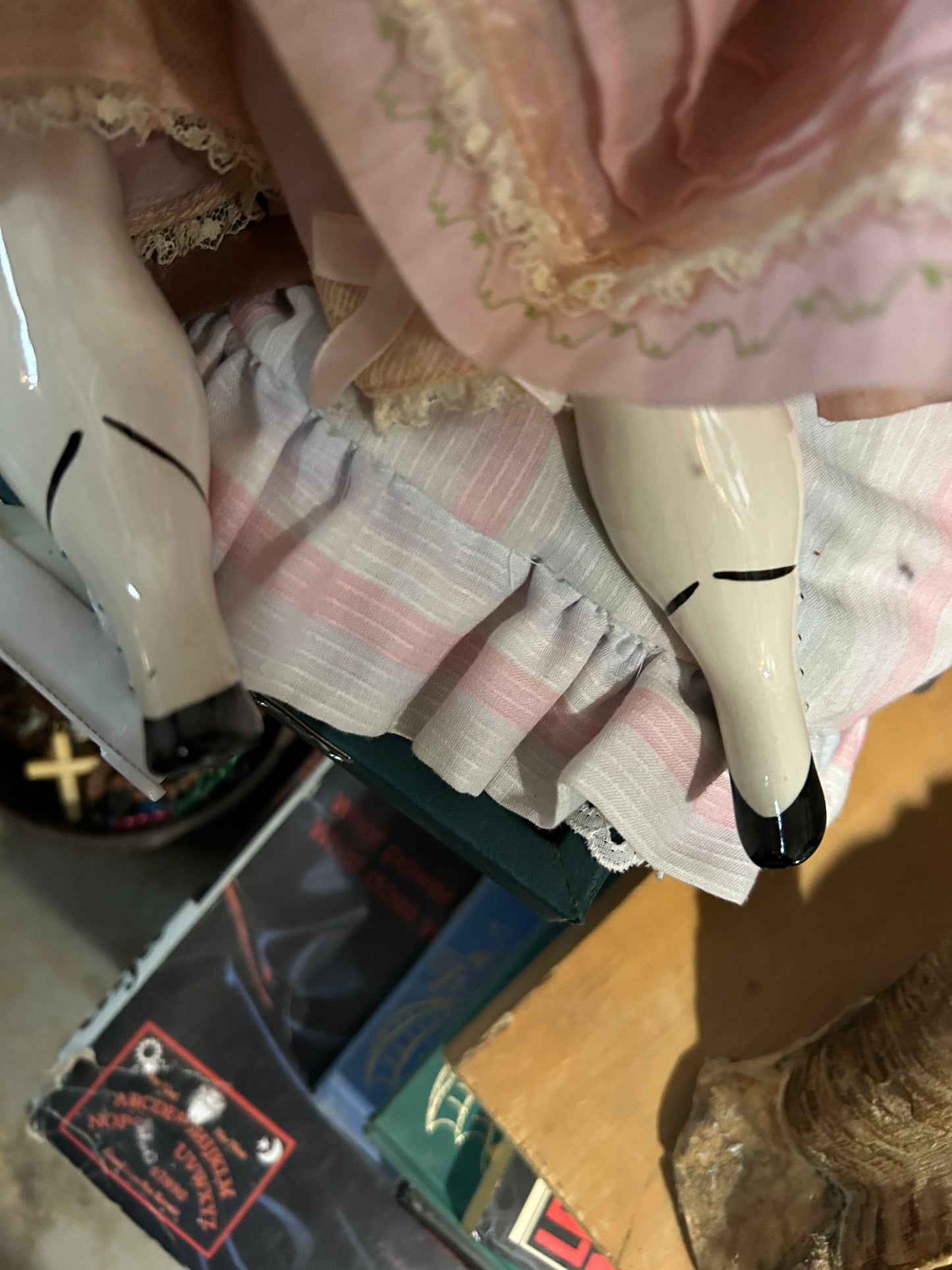 Poupée européenne antique en porcelaine cheveux roux
