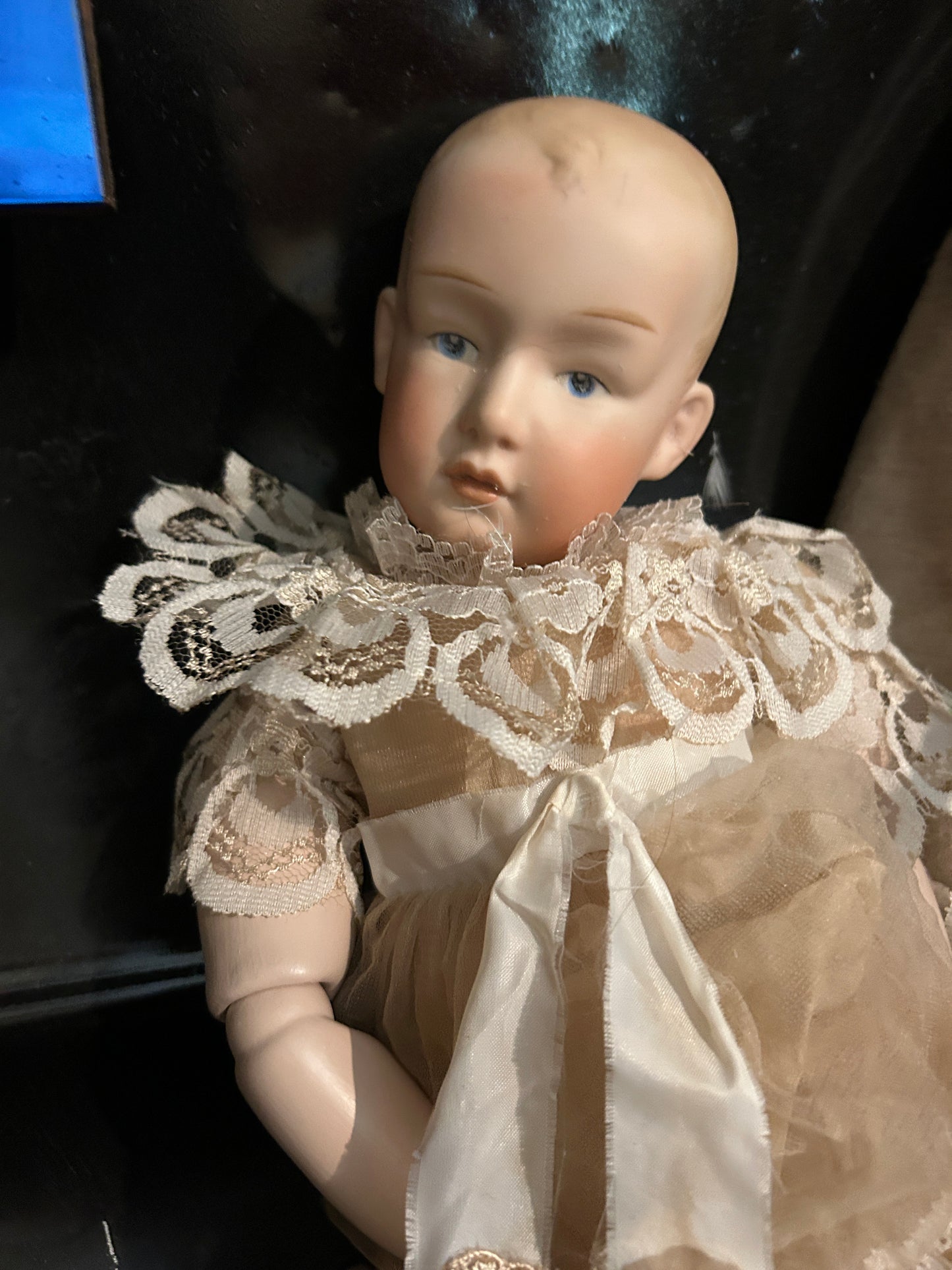 Poupée antique articulée en porcelaine Allemagne