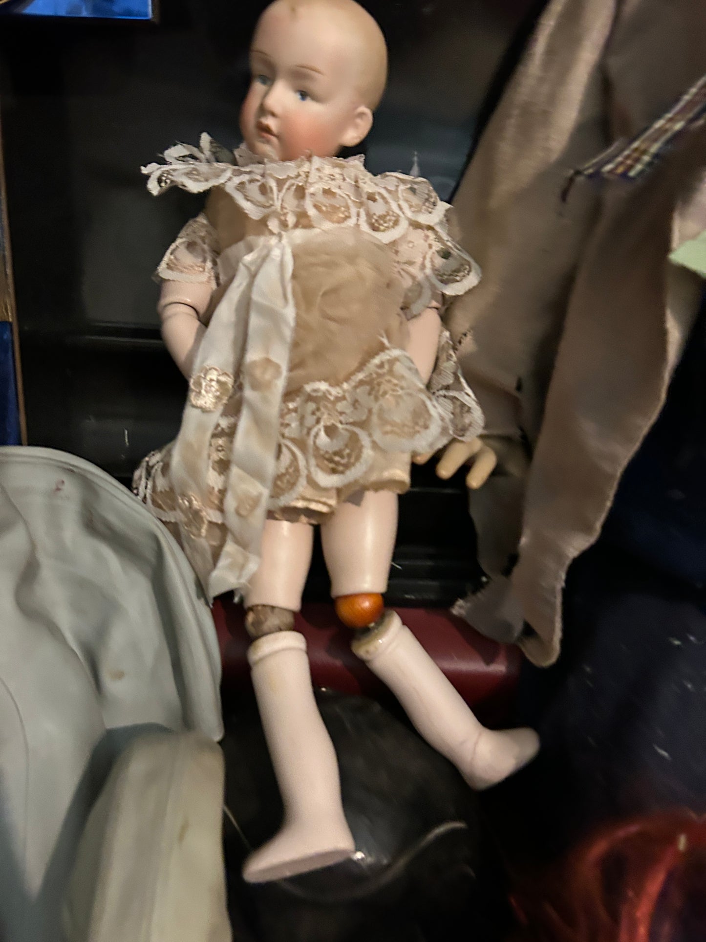 Poupée antique articulée en porcelaine Allemagne