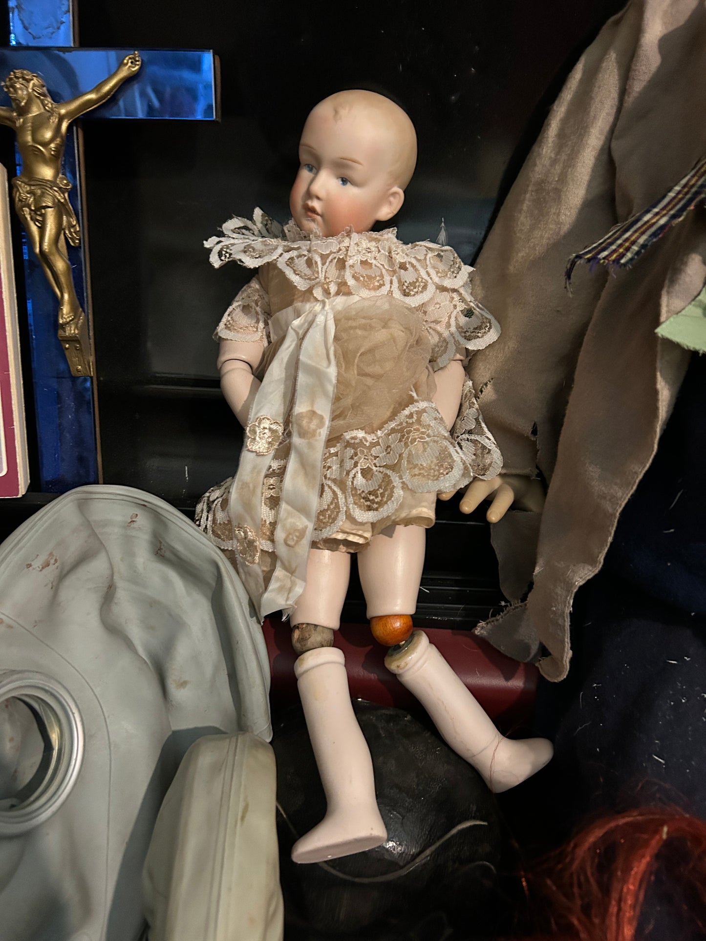 Poupée antique articulée en porcelaine Allemagne