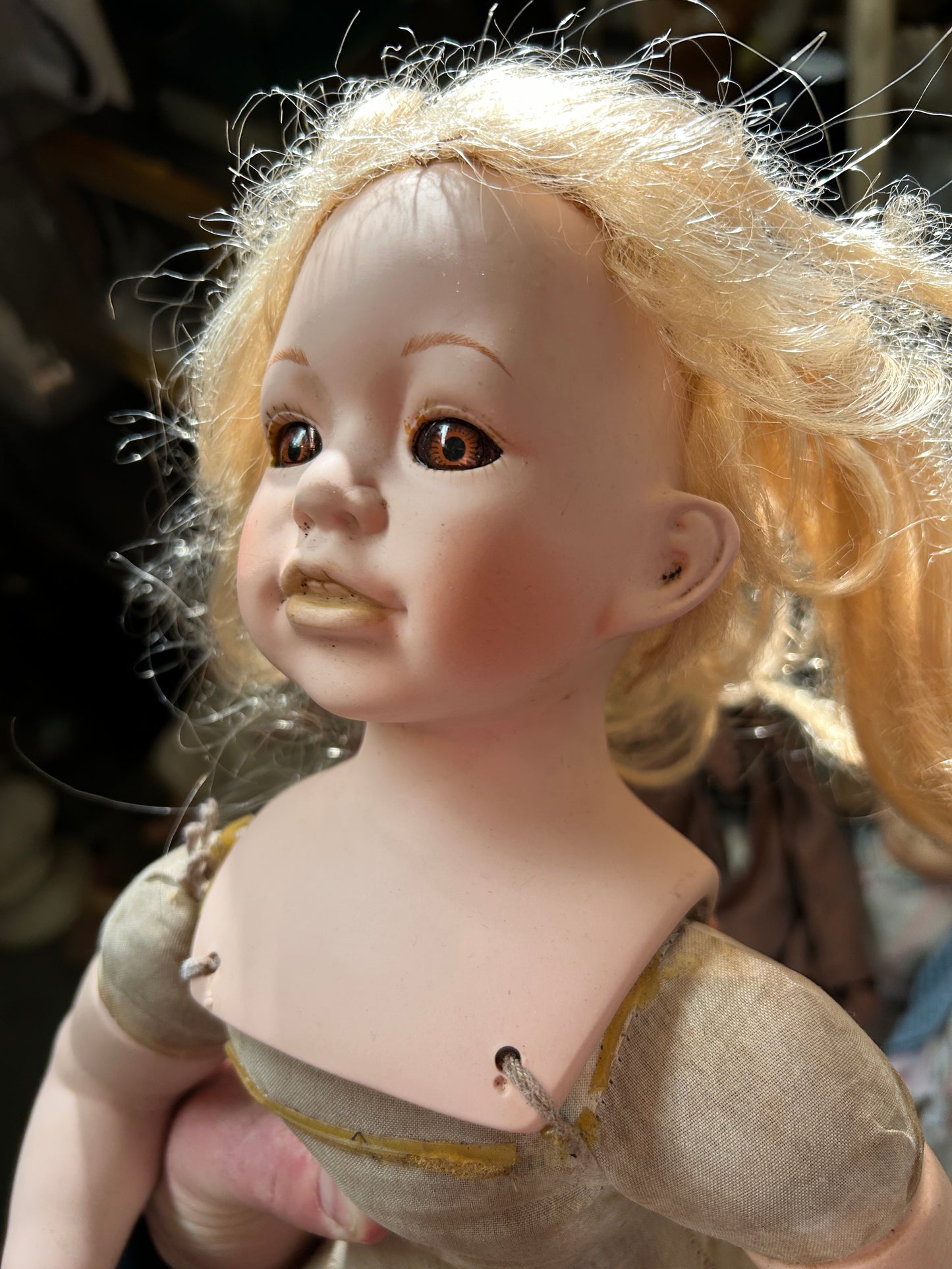 Poupée antique en porcelaine sans vêtements