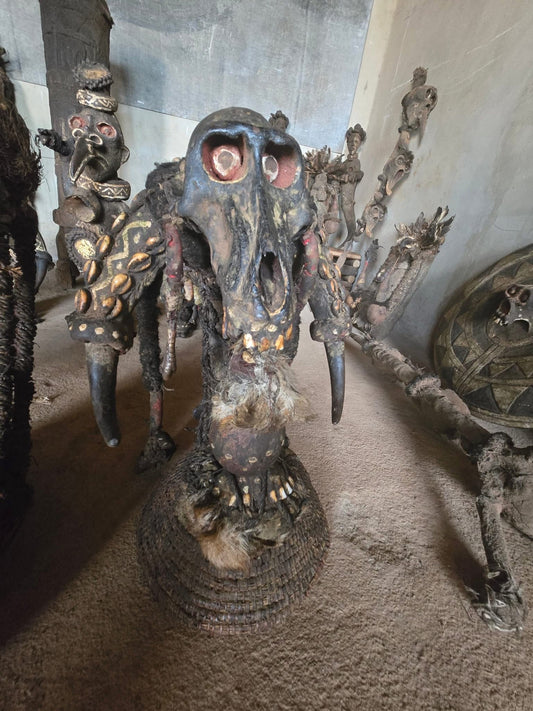 Fétiche coiffe rituels vaudou