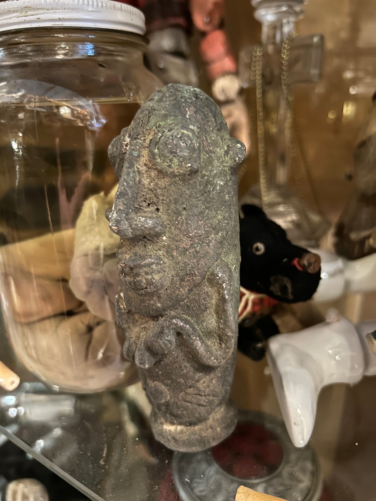 Statuette en argile pour rituel vaudou