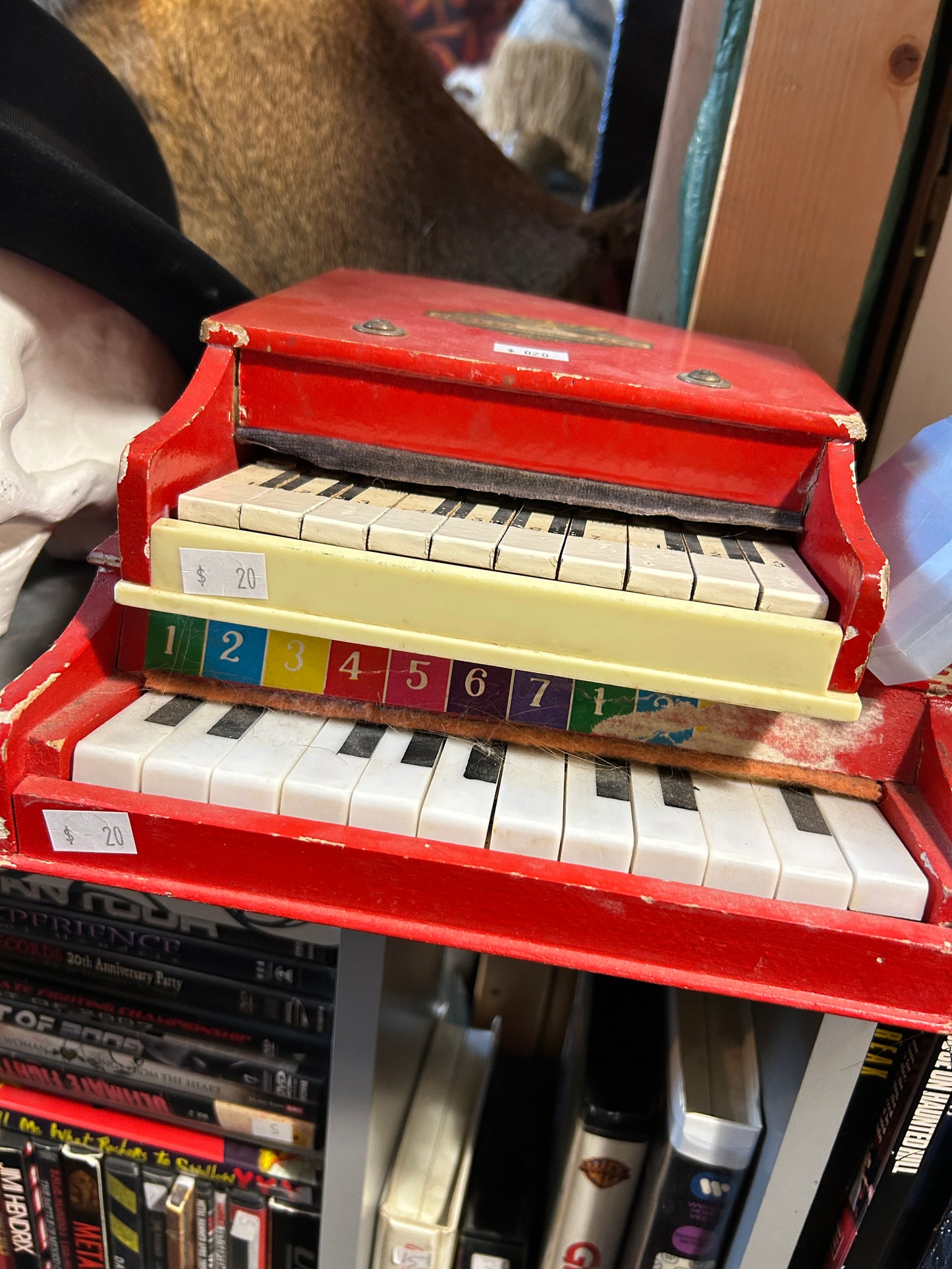 Mini pianos vintage jouets en bois et plastique