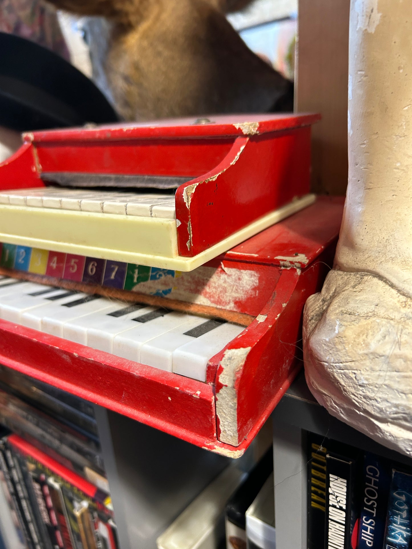 Mini pianos vintage jouets en bois et plastique