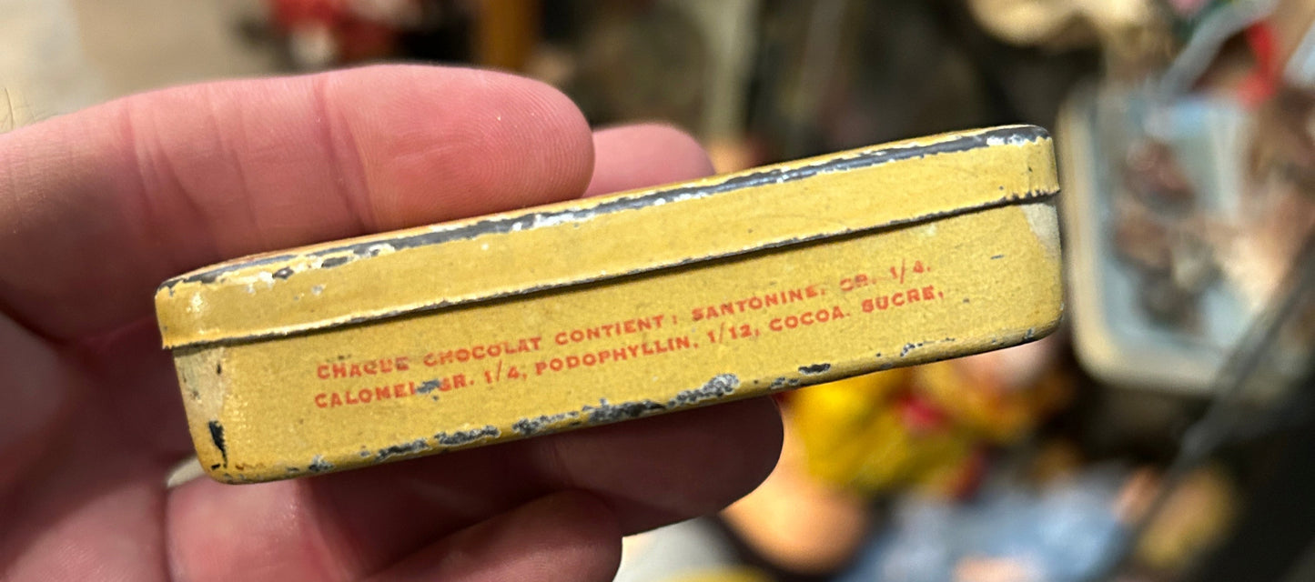 Boite antique en métal de chocolats vermifuges
