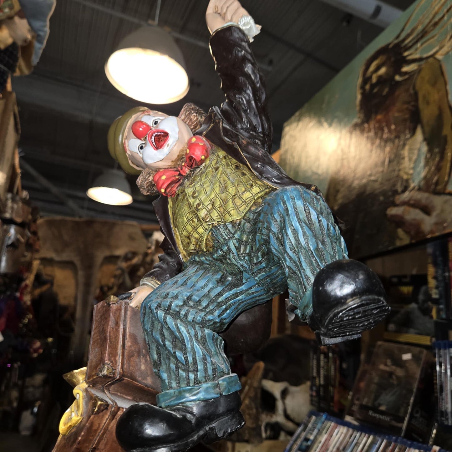 Statuette clown avec des ballons