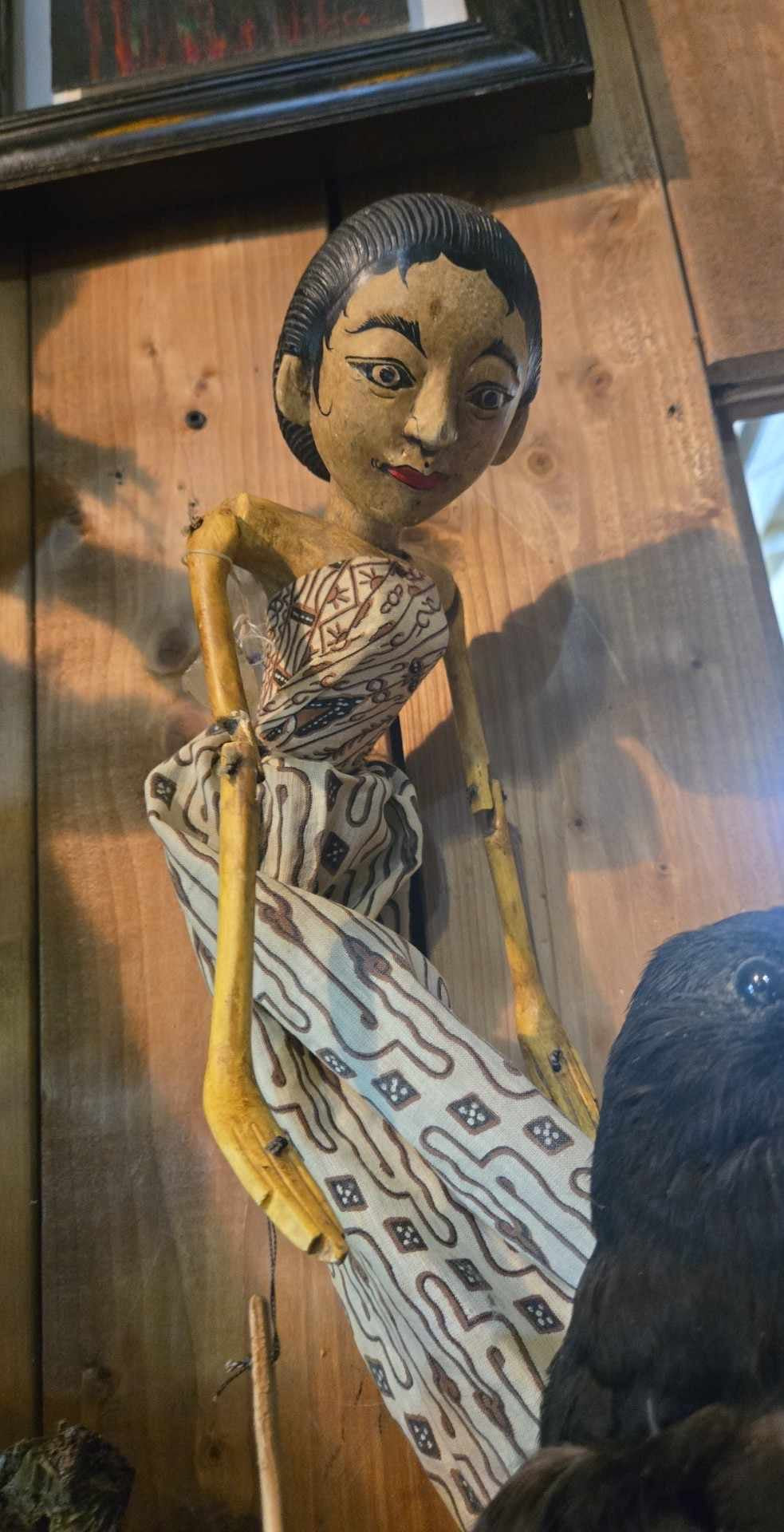 Marionnette antique en bois danseuse