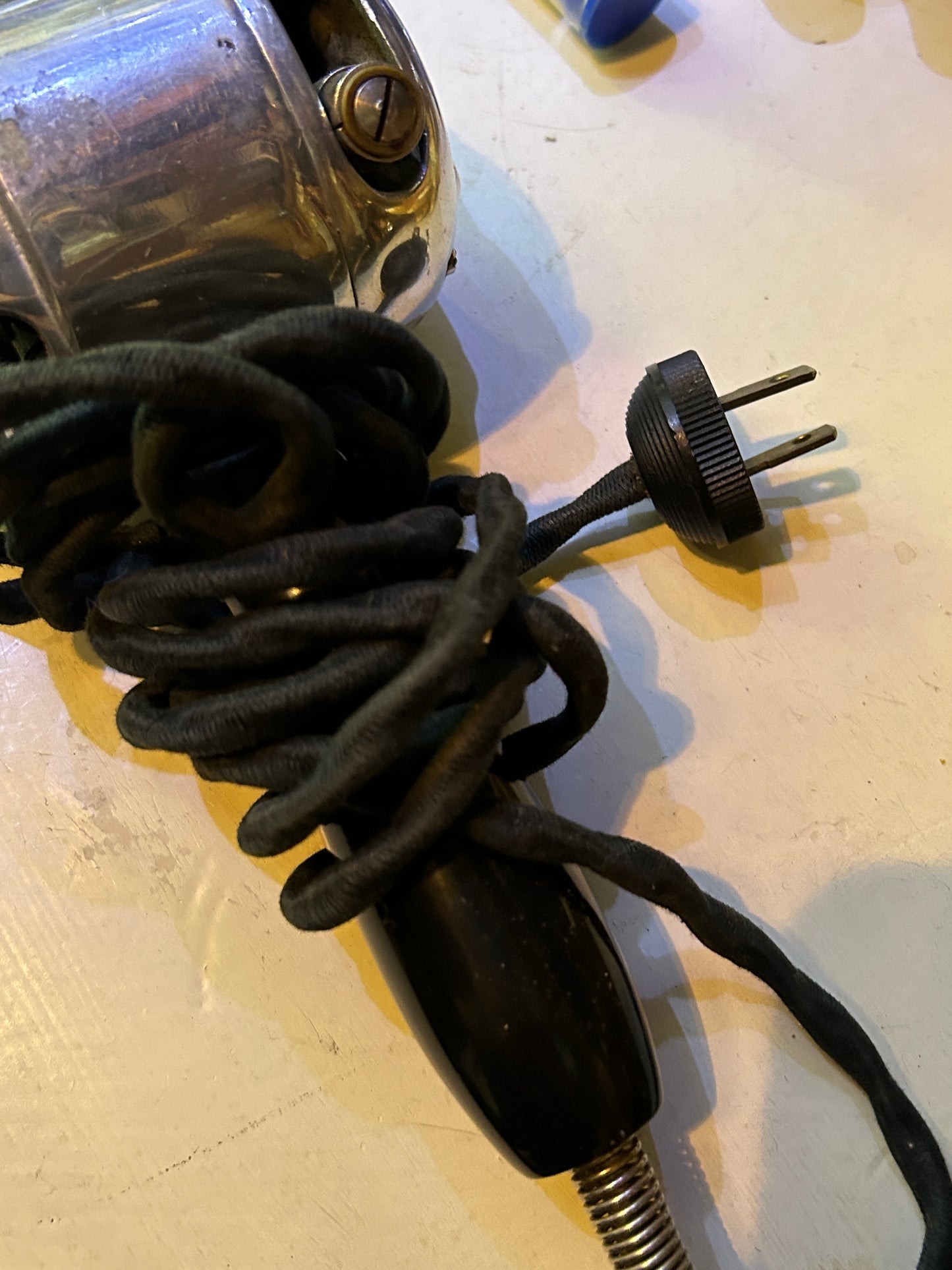 Vibromasseur antique Royal