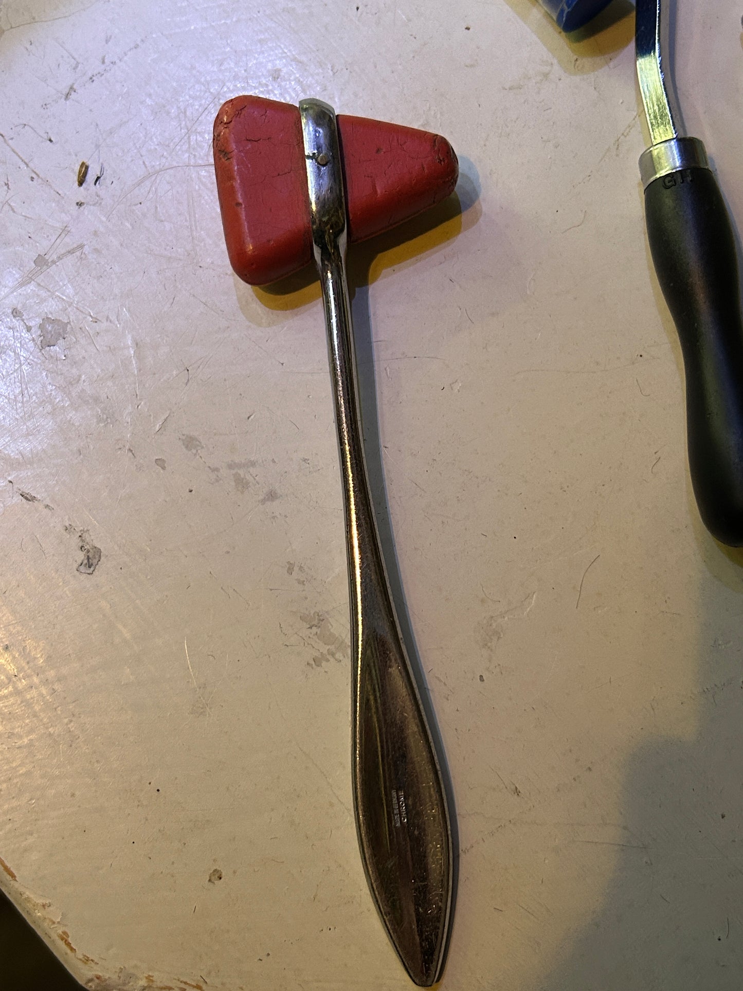 Marteau à percussion de médecin