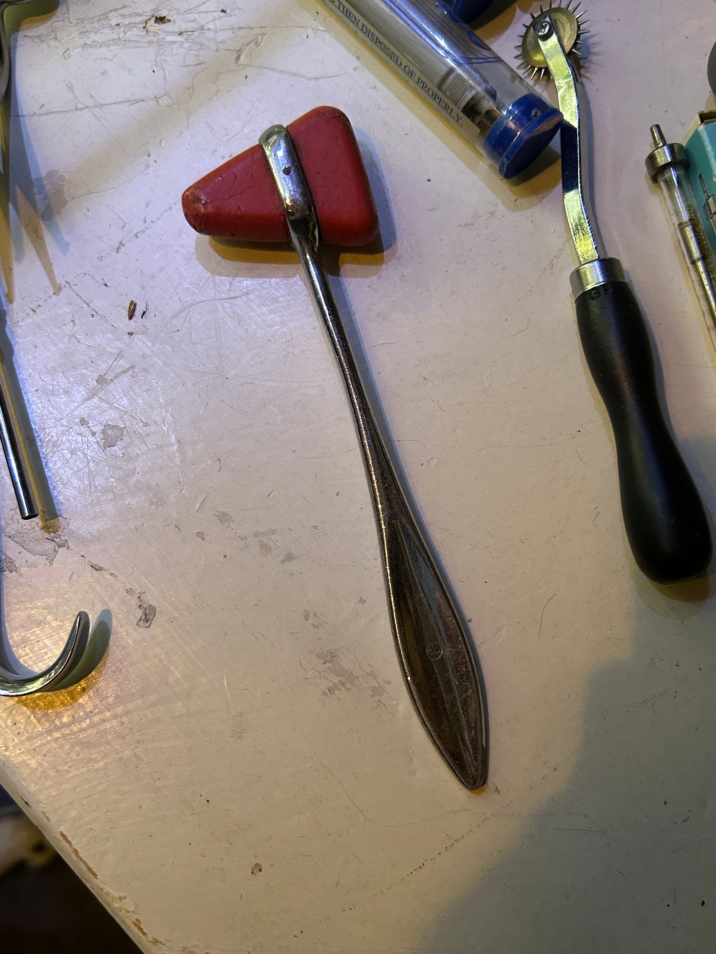 Marteau à percussion de médecin