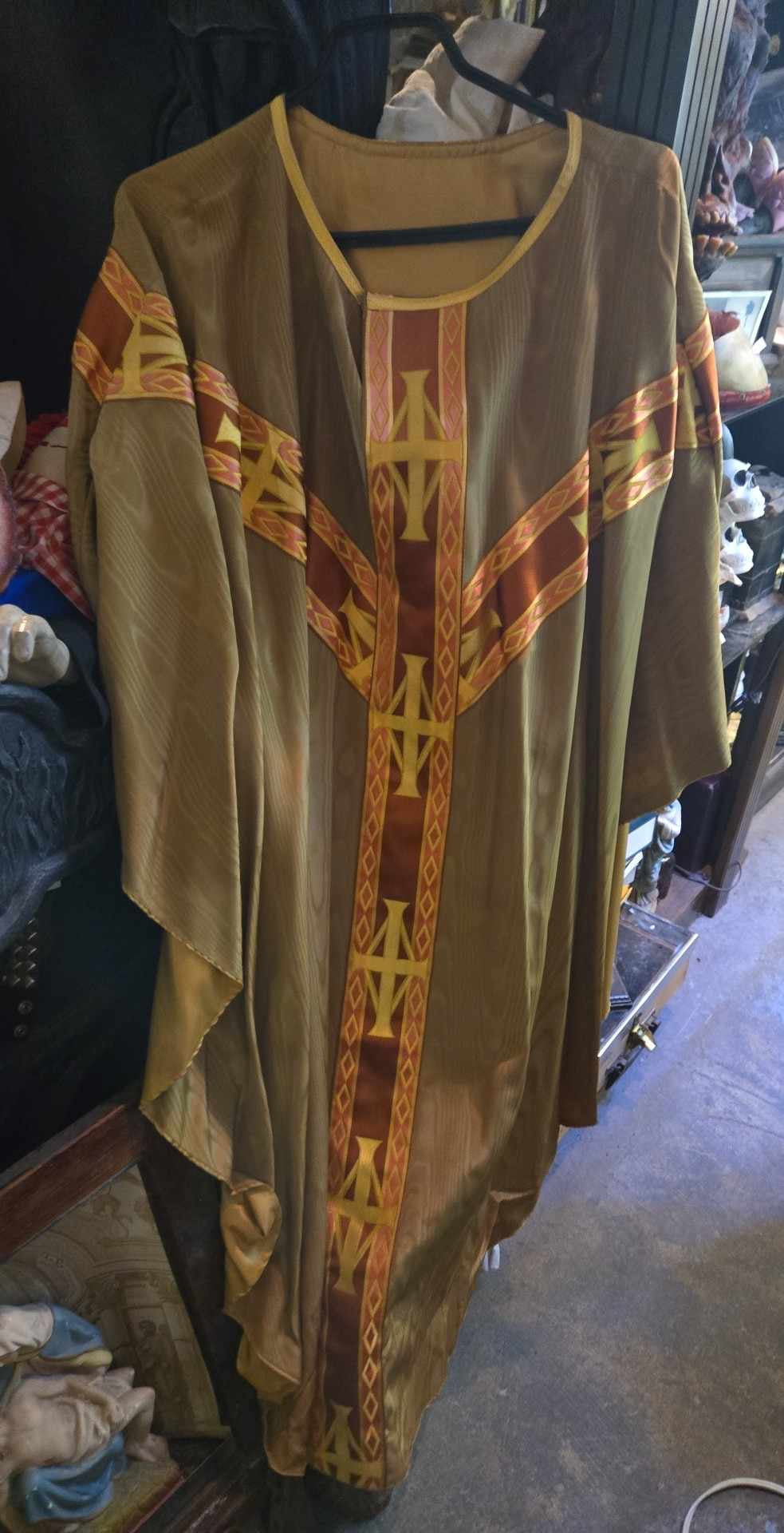 Chasuble de prêtre catholique