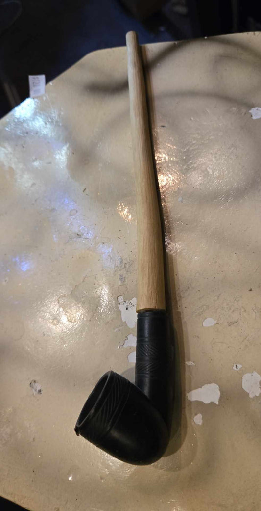 Grande pipe antique.