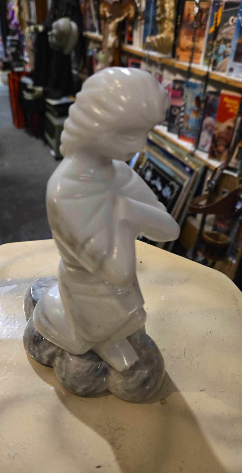 Statuette de Marie en marbre