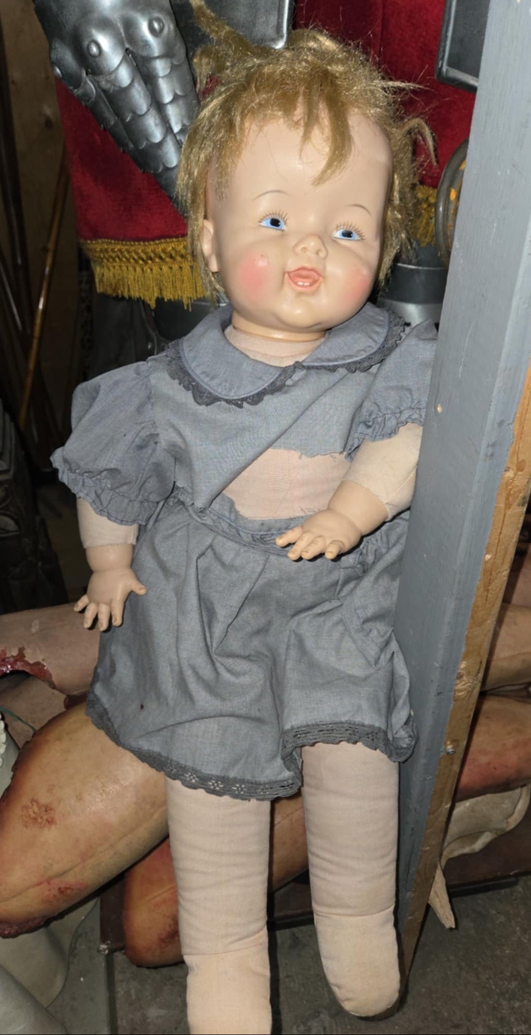 Poupée vintage qui rit