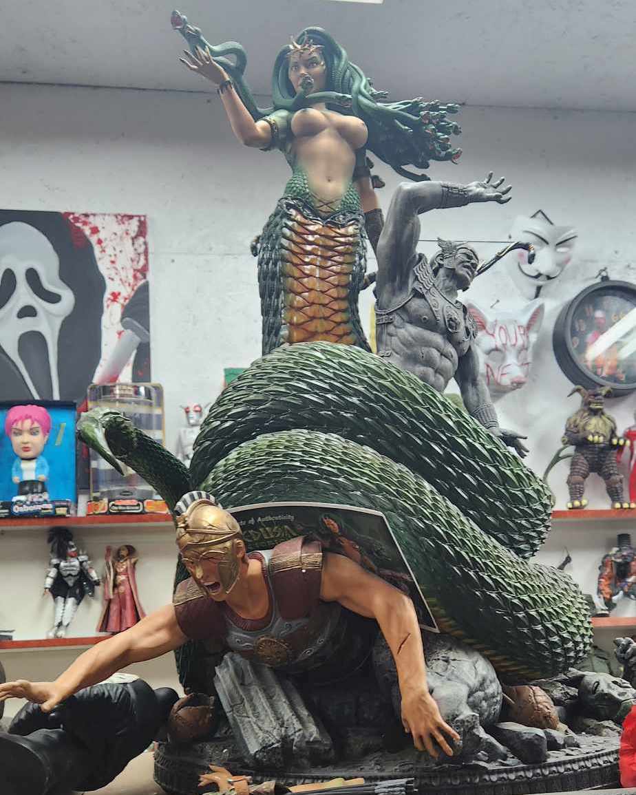 Statue MEDUSA VICTORIOUS 29 pouces
