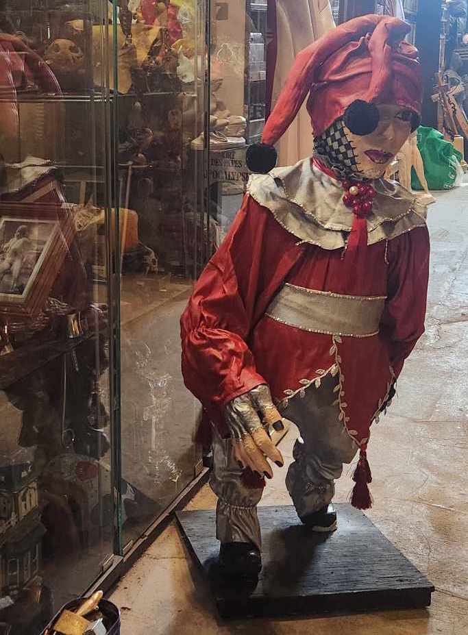 Statue Fou du Roi par un artiste