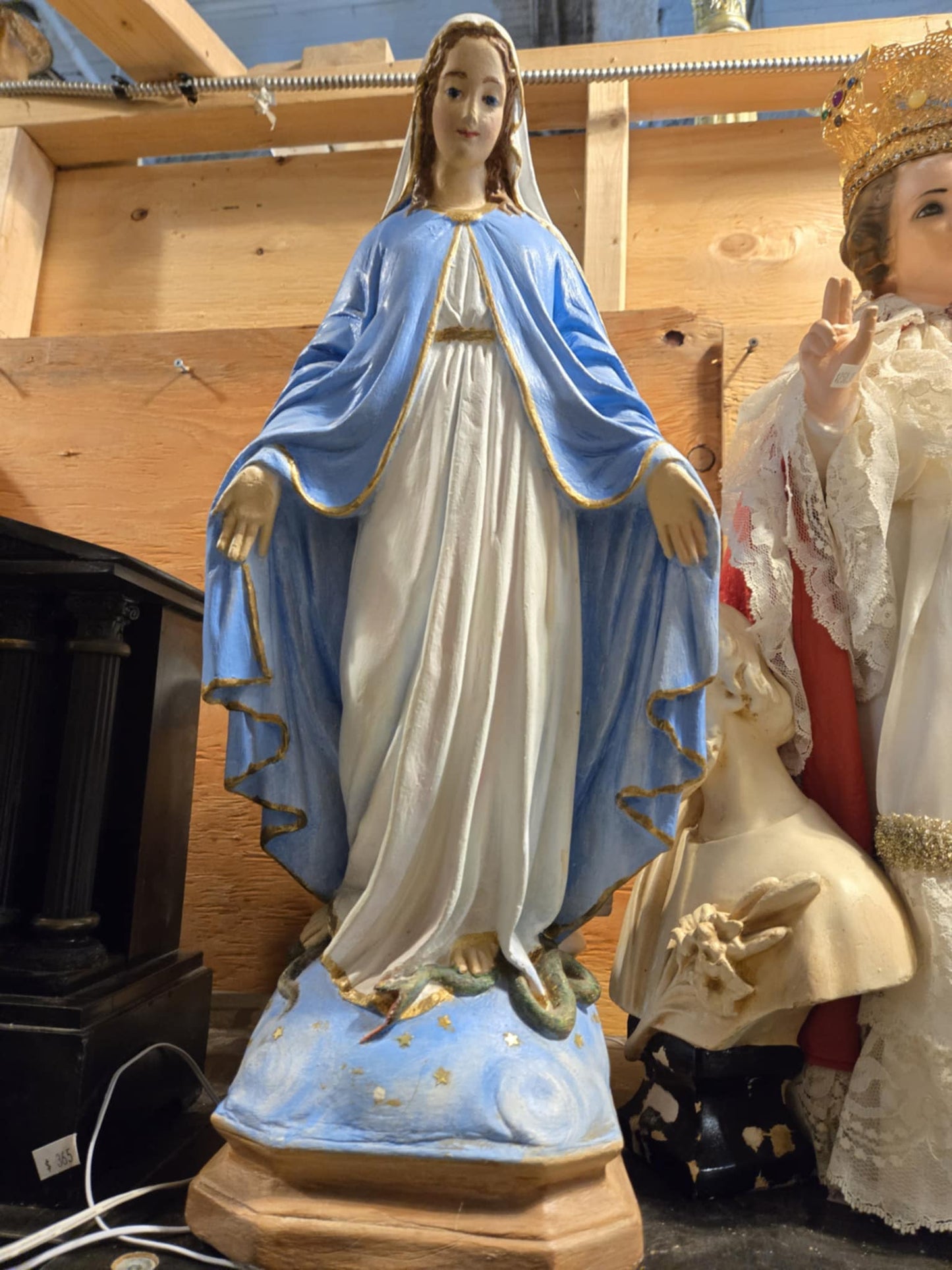 Statue de la Vierge Marie