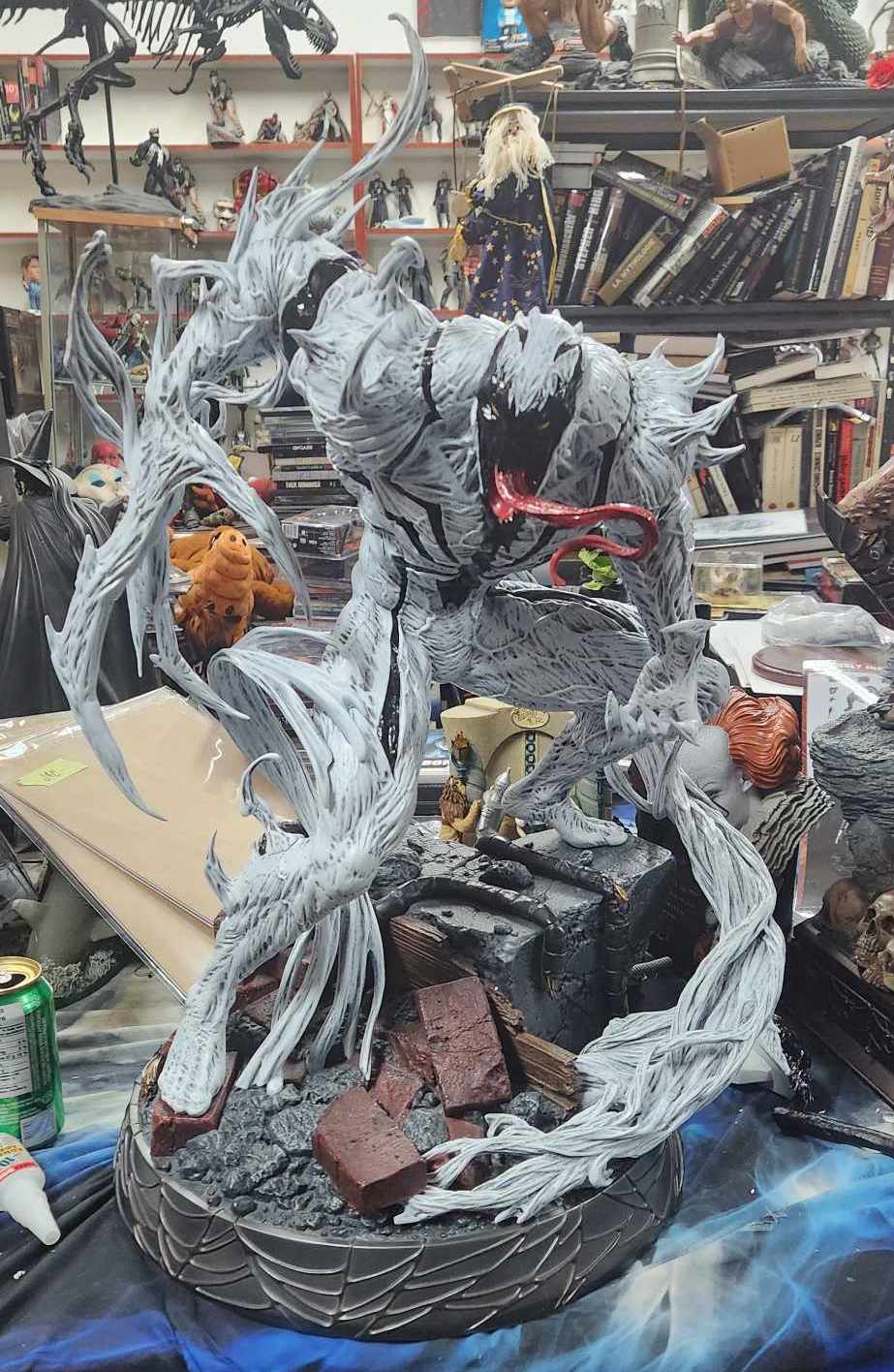 Anti Venom Statuette Sideshow