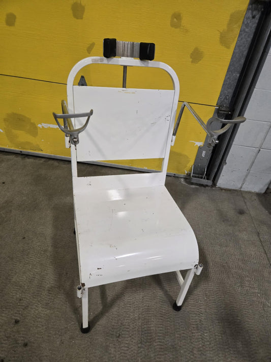 Chaise médicale antique en métal