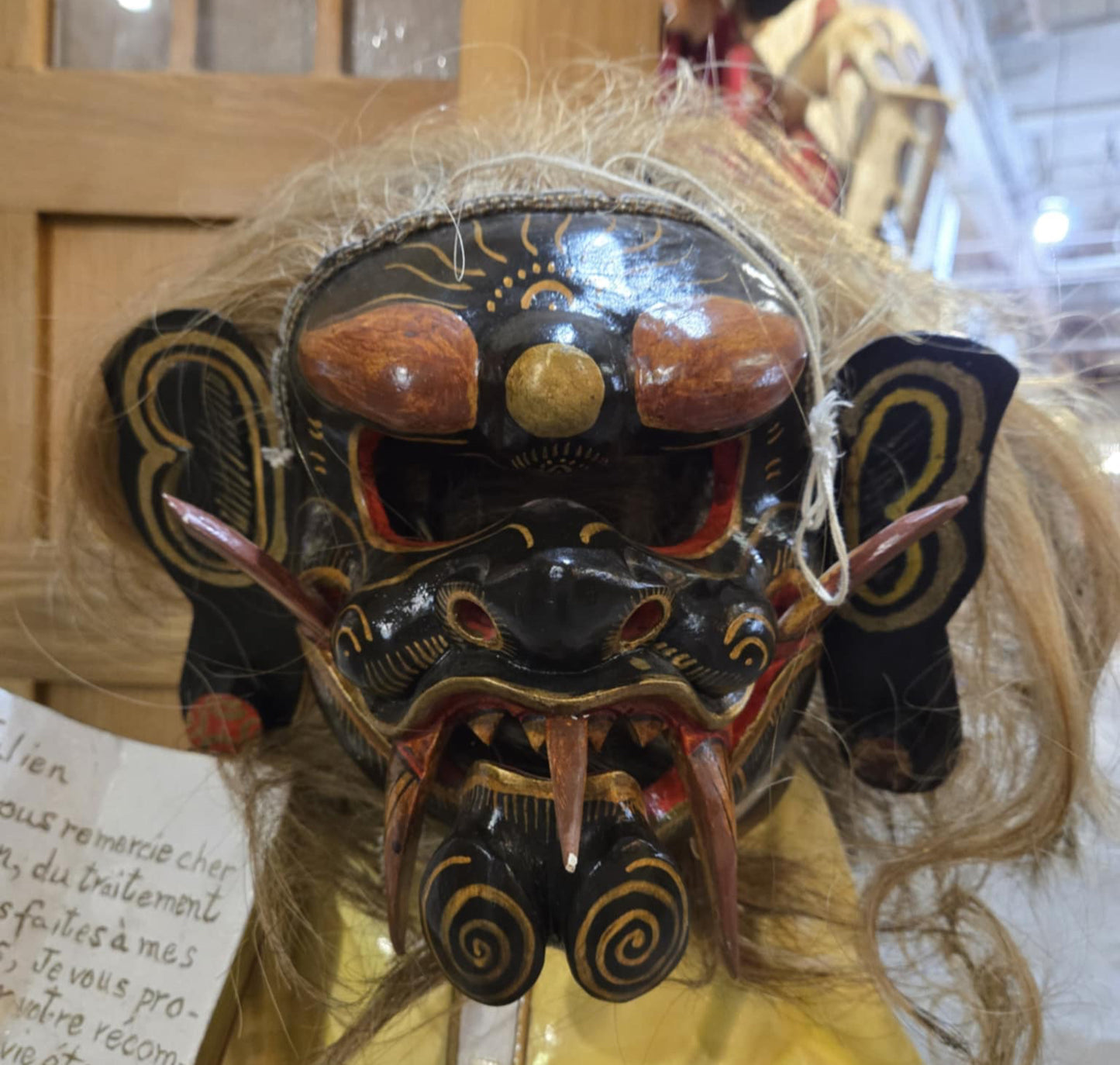 Masque en bois Démon Barong Balinais