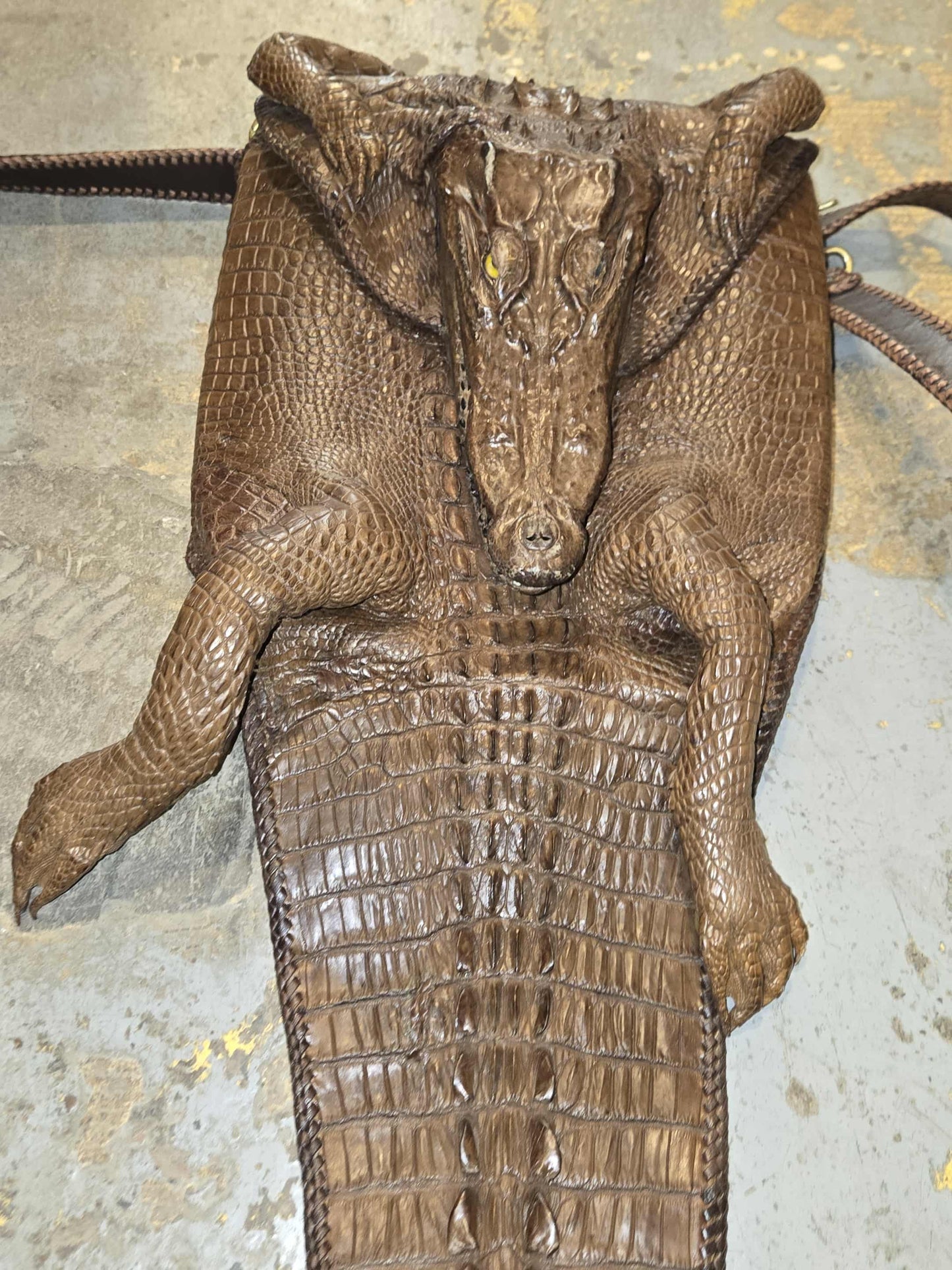 Grand sac vintage en peau complète de crocodile