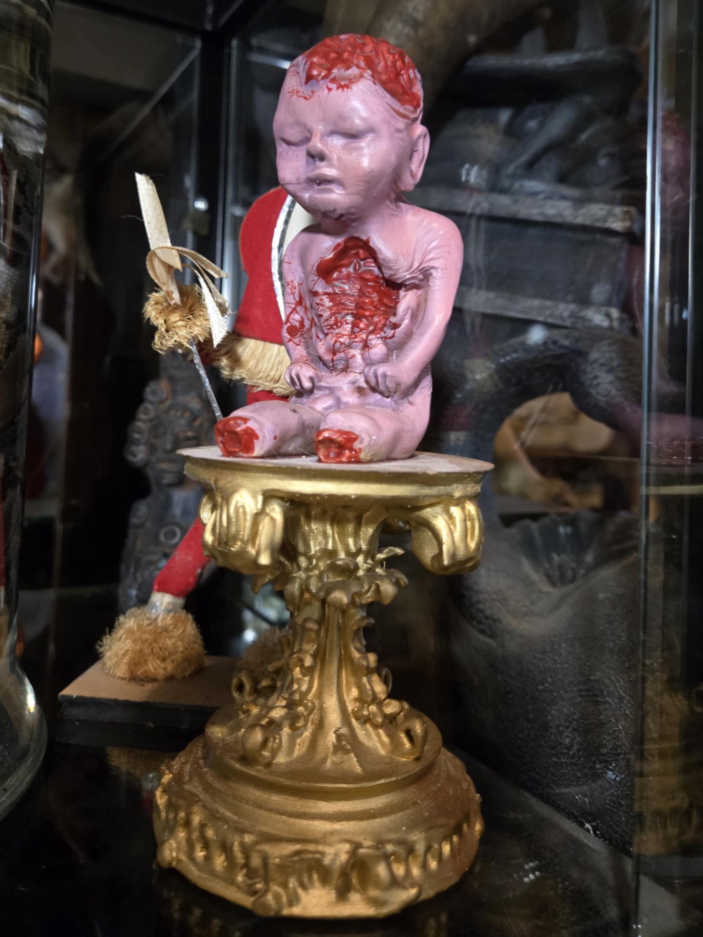 Sculpture bébé zombie par Pat Fortin