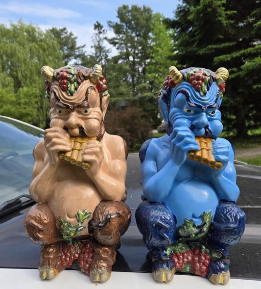 Grandes statues en céramique du dieu Pan