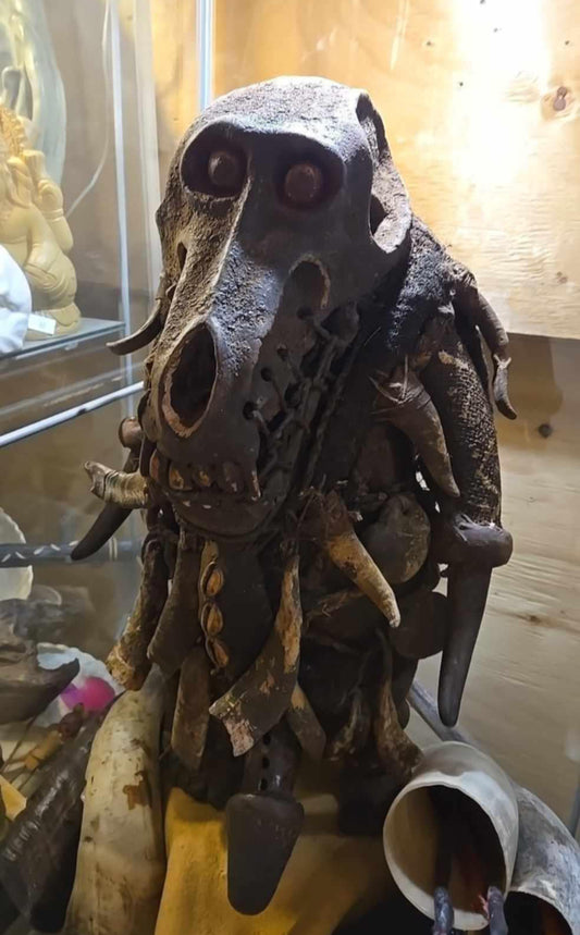Fétiche vaudou unique et antique du Cameroun