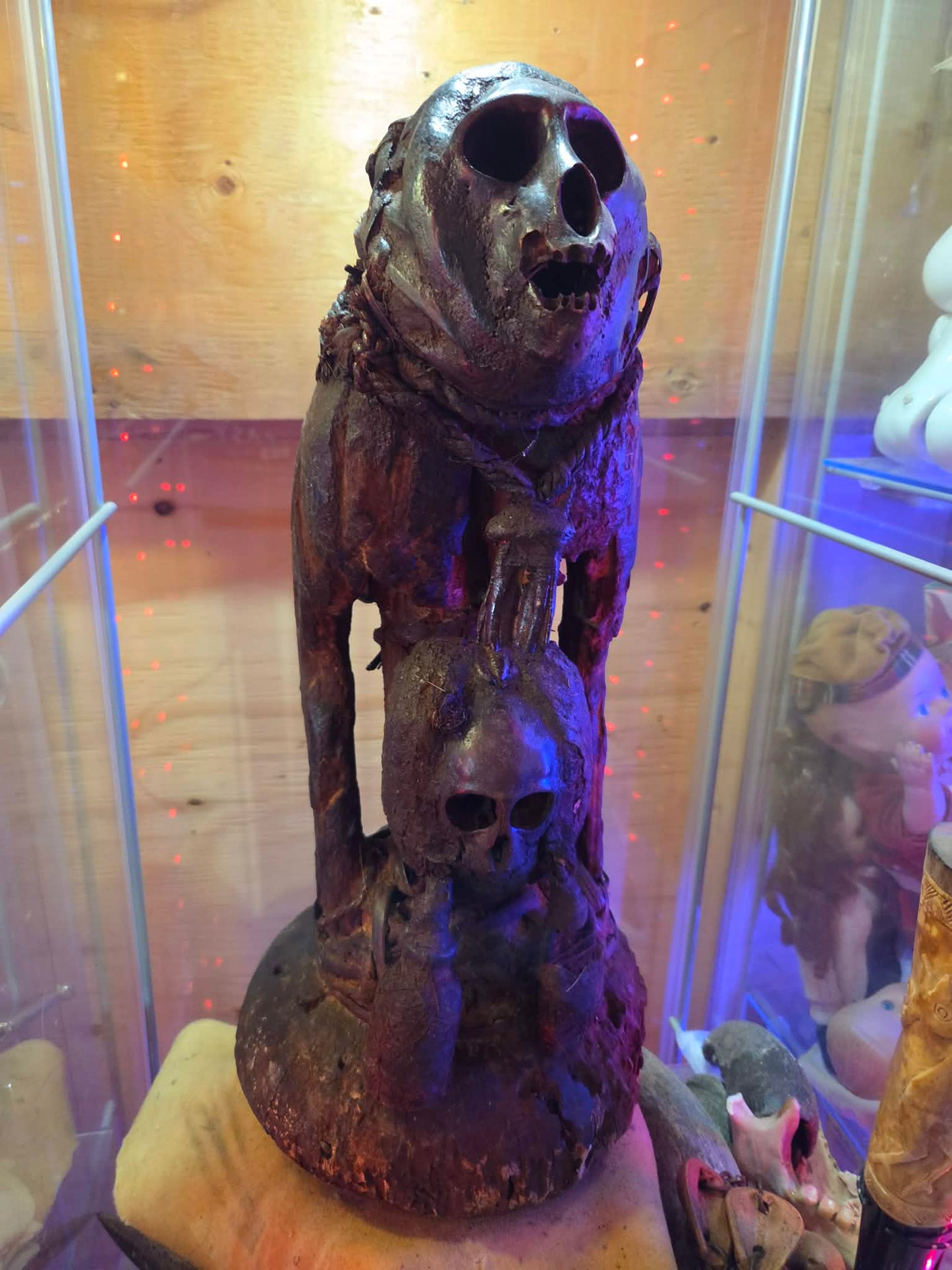 Fétiche antique rituel vaudou africain, Cameroun.