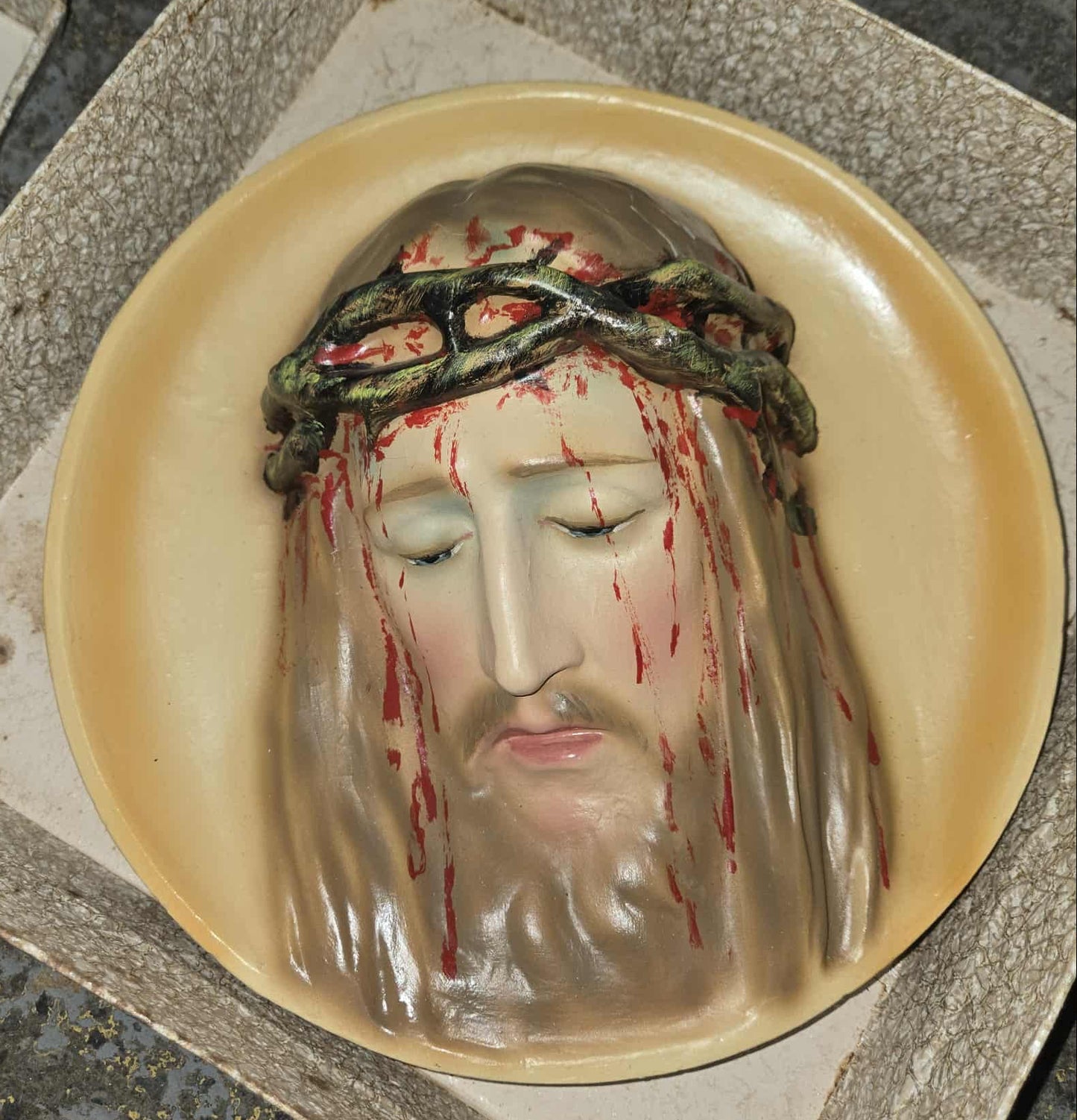 Médaillon en relief Tête du Christ