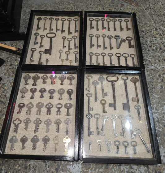Grande collection de clefs antiques