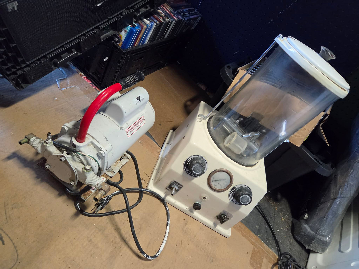 Machine d'embaumement pompage des fluides dans le corps