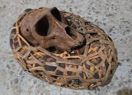 Fétiche vaudou panier rituel de purification