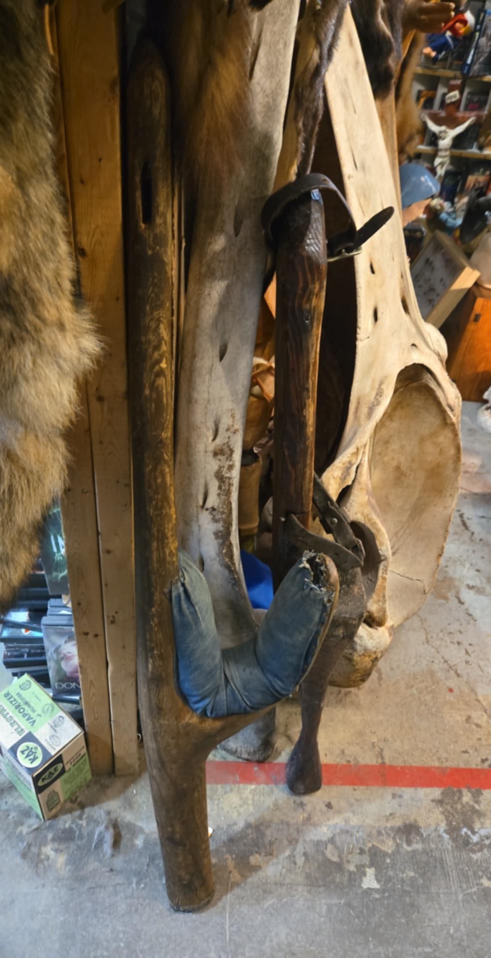 Jambes de bois antiques datant du 19e siècle